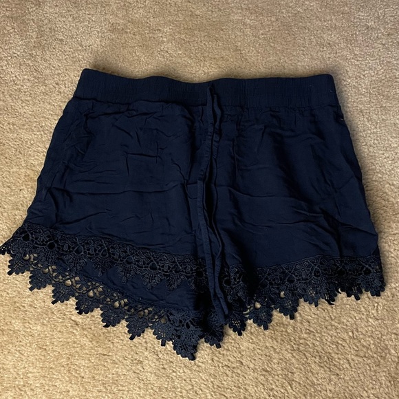 Flowy Navy Shorts - Large - Picture 1 of 4